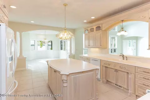 Kitchen - 6031 E Lake Dr, Haslett, MI 48840 photo 6 of 6
