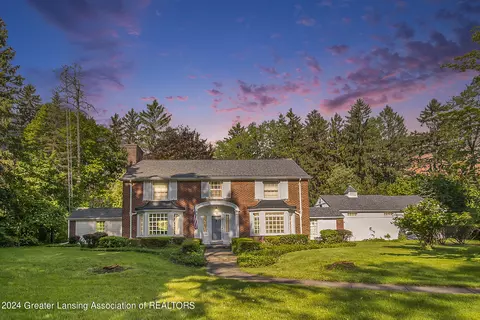 4301 Courtside Dr, Williamston, MI 48895