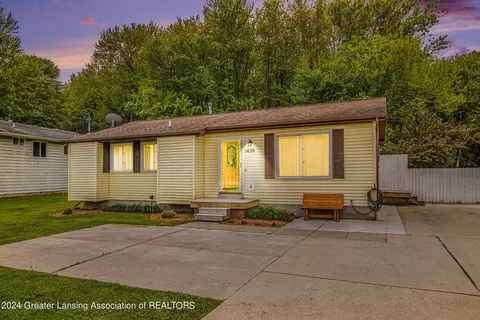 1438 Water St, Eaton Rapids, MI 48827