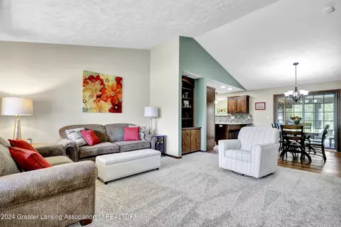 727 Fieldview Dr, Grand Ledge, MI 48837 photo 3