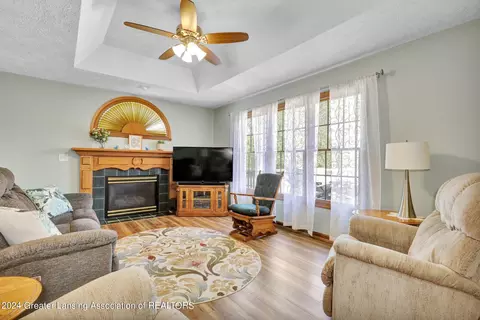 727 Fieldview Dr, Grand Ledge, MI 48837 photo 12