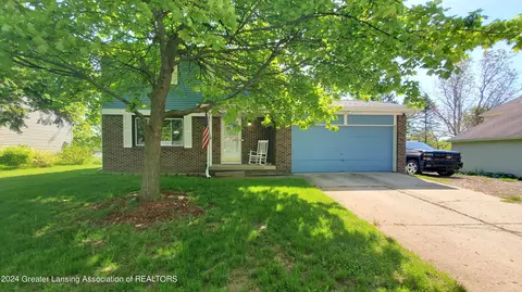 2212 Byrnes Rd, Lansing, MI 48906