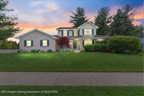5925 Macmillan Way, Lansing, MI 48911