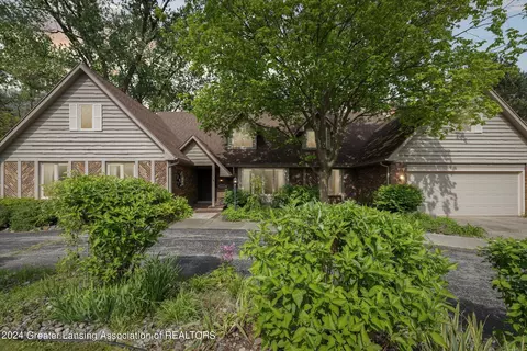 1520 Foxcroft Rd, East Lansing, MI 48823
