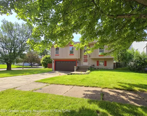 130 Olympia Dr, Lansing, MI 48911