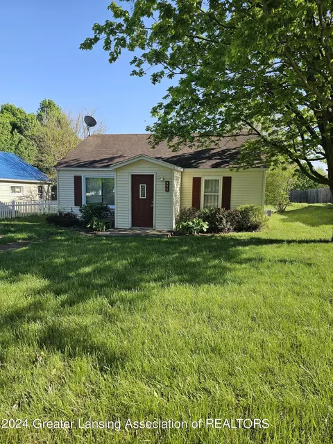 955 W Grand River Ave, Portland, MI 48875