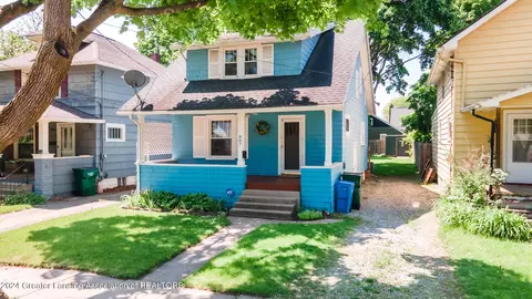 807 N Magnolia Ave, Lansing, MI 48912