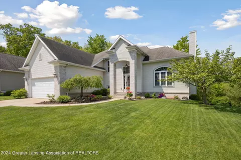 2071 Arbor Meadows Dr, Dewitt, MI 48820 photo 1