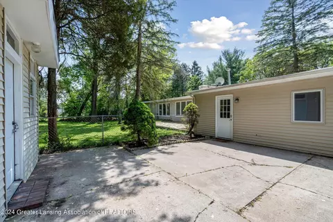 Exterior - 10 E Sherwood Rd, Williamston, MI 48895 photo 3 of 24