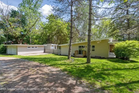 Exterior - 10 E Sherwood Rd, Williamston, MI 48895 photo 10 of 24