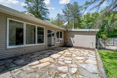 Exterior - 10 E Sherwood Rd, Williamston, MI 48895 photo 6 of 24