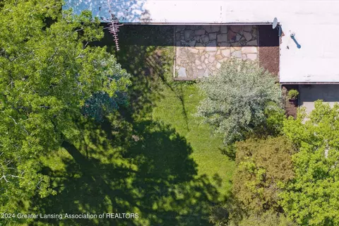 Exterior - 10 E Sherwood Rd, Williamston, MI 48895 photo 15 of 24