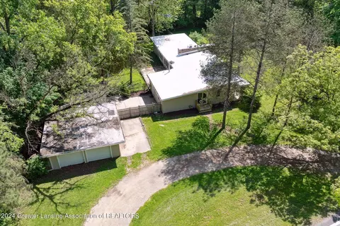 Exterior - 10 E Sherwood Rd, Williamston, MI 48895 photo 22 of 24