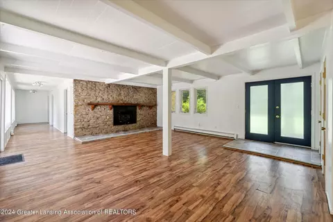 Living - 10 E Sherwood Rd, Williamston, MI 48895 photo 3 of 7