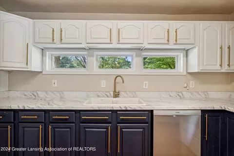 Kitchen - 10 E Sherwood Rd, Williamston, MI 48895 photo 1 of 4