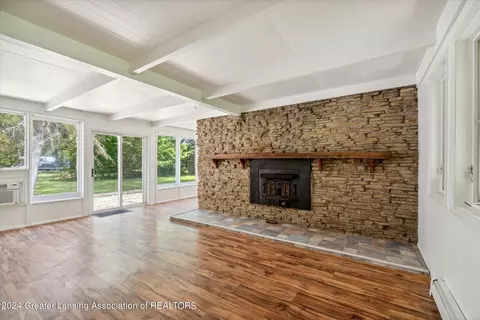 Living - 10 E Sherwood Rd, Williamston, MI 48895 photo 6 of 7
