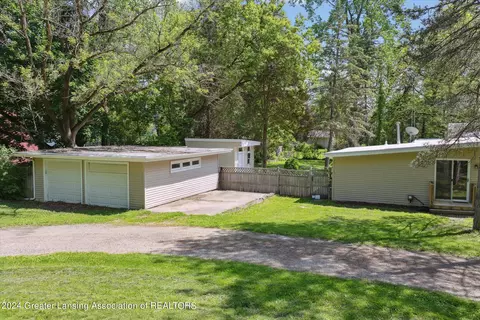 Exterior - 10 E Sherwood Rd, Williamston, MI 48895 photo 16 of 24