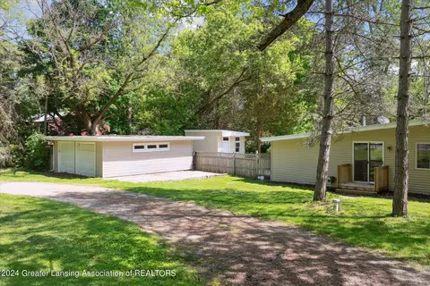 Exterior - 10 E Sherwood Rd, Williamston, MI 48895 photo 18 of 24