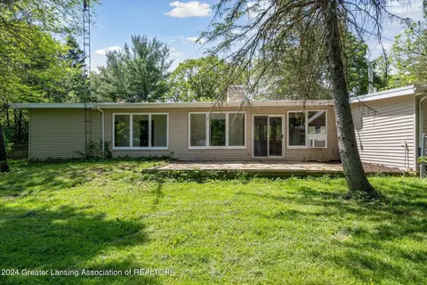 Exterior - 10 E Sherwood Rd, Williamston, MI 48895 photo 5 of 24