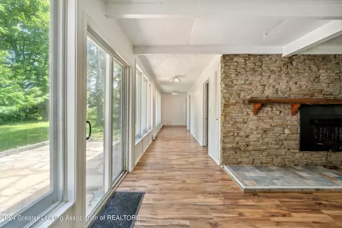 Entry Way - 10 E Sherwood Rd, Williamston, MI 48895 photo 3 of 5