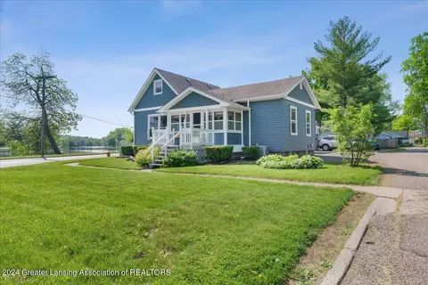 Exterior - 108 E Broad St, Eaton Rapids, MI 48827 photo 7 of 8