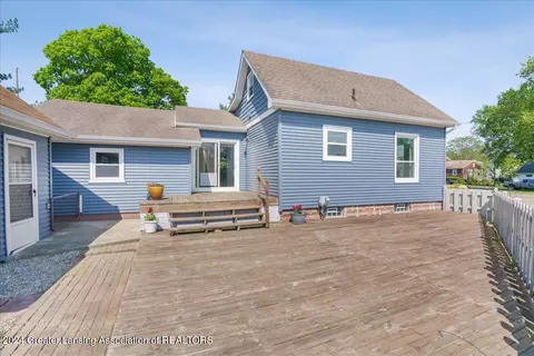 Exterior - 108 E Broad St, Eaton Rapids, MI 48827 photo 4 of 8