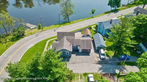 View/Area - 108 E Broad St, Eaton Rapids, MI 48827 photo 5 of 9
