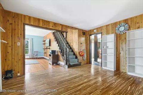 Entry Way - 108 E Broad St, Eaton Rapids, MI 48827 photo 2 of 4