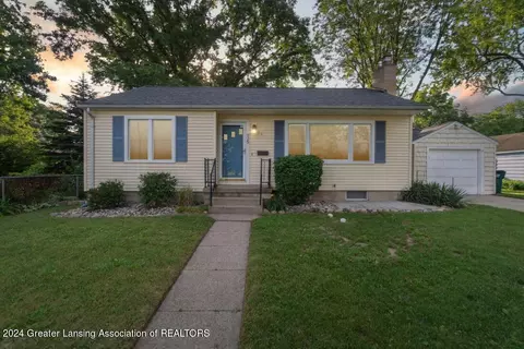 926 Stanley St, Lansing, MI 48915