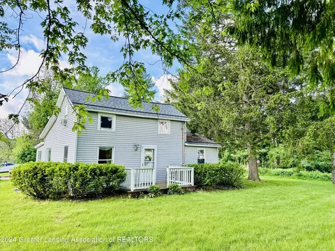 8068 E Spicerville Hwy, Eaton Rapids, MI 48827