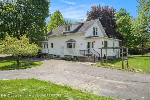 3516 Munson St, Lansing, MI 48917