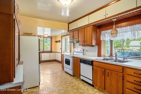 3516 Munson St, Lansing, MI 48917 photo 12