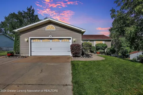 1219 N Waverly Rd, Lansing, MI 48917