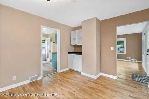 Entry Way - 2211 Devonshire Ave, Lansing, MI 48910 photo 2 of 2