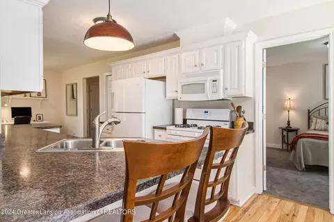 Kitchen - 5288 Haversham Dr, Haslett, MI 48840 photo 2 of 3