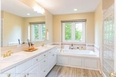 Bath - 3580 Chippendale Dr, Okemos, MI 48864 photo 2 of 12