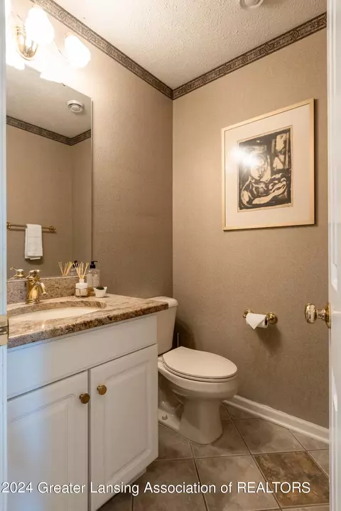 Bath - 3580 Chippendale Dr, Okemos, MI 48864 photo 1 of 12
