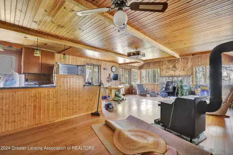 Entry Way - 200 Flag Point Dr, Roscommon, MI 48653 photo 2 of 3