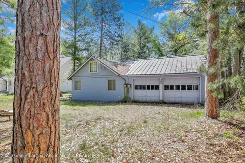 Exterior - 200 Flag Point Dr, Roscommon, MI 48653 photo 2 of 6