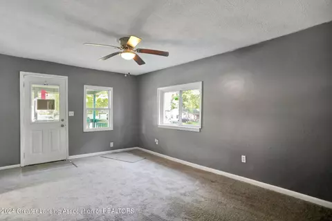 1018 Leslie St, Lansing, MI 48912