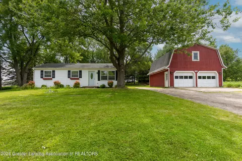 4364 E Clark Rd, Bath, MI 48808