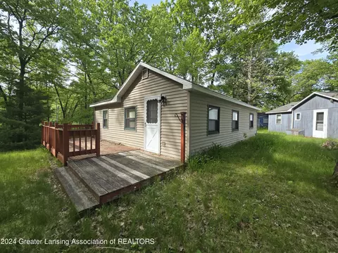 772 Norway St, Harrison, MI 48625