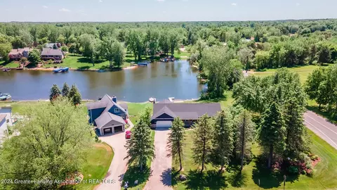 9491 W Scenic Lake Dr, Laingsburg, MI 48848