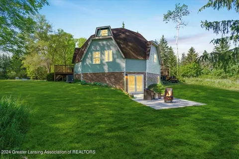 6181 E Price Rd, Saint Johns, MI 48879