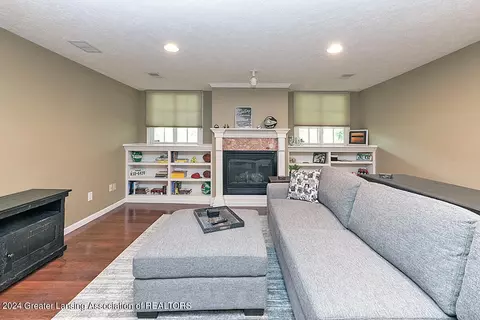 Living - 5704 Shaw St #4, Haslett, MI 48840 photo 3 of 4