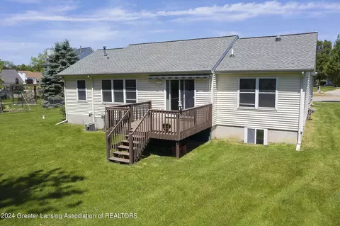 10098 Deblind Cir, Dimondale, MI 48821 photo 28