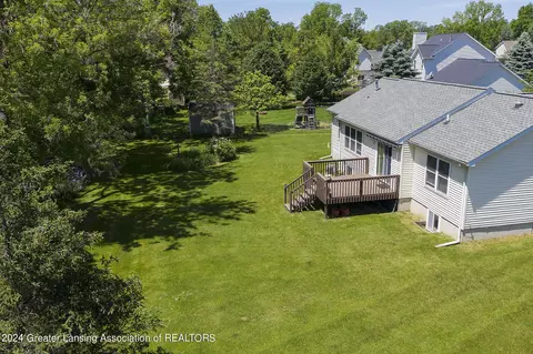 10098 Deblind Cir, Dimondale, MI 48821 photo 31