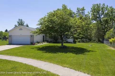 10098 Deblind Cir, Dimondale, MI 48821 photo 25