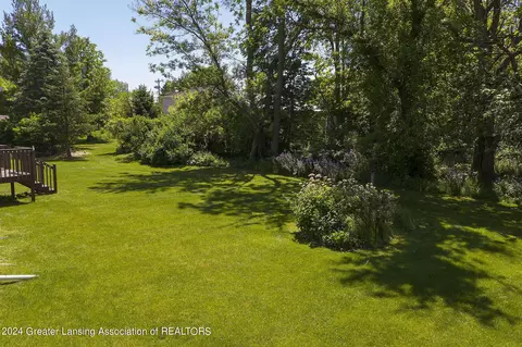 10098 Deblind Cir, Dimondale, MI 48821 photo 27