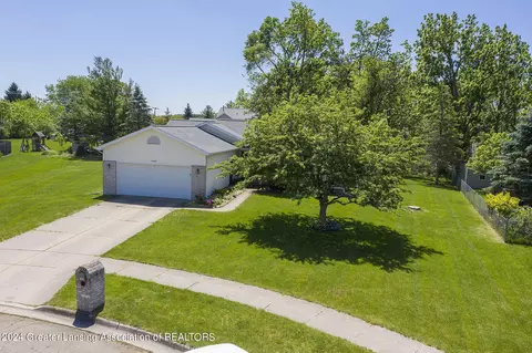 10098 Deblind Cir, Dimondale, MI 48821 photo 24